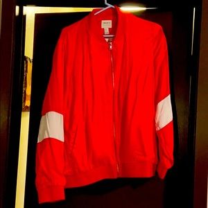 Sporty bomber jacket